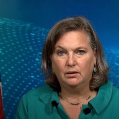 Нуланд: США допомагають Україні бити цілі в Росії