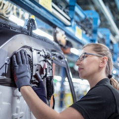 Список профессий для женщин в Украине