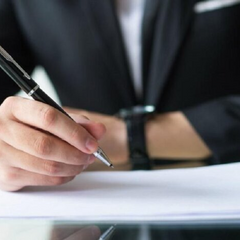 Українці складають іспит на знання мови