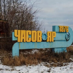 Боєць у формі збройних сил