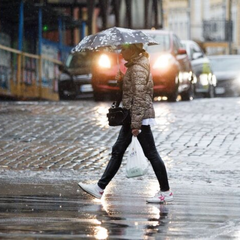 Циклон наближається до України