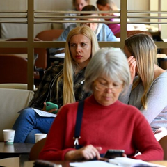 Символ Франції та логотип CAF