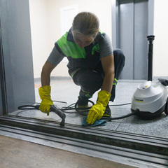 Прибирання під'їздів у Києві