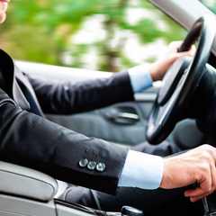 Авто на дорозі з поліцією