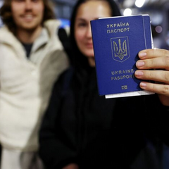 Біженці повертаються до України з Польщі