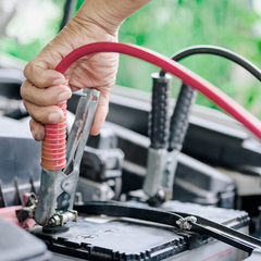 Небезпечний спосіб заряджання автомобільного акумулятора