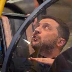 Военные самолеты Gripen на фоне неба