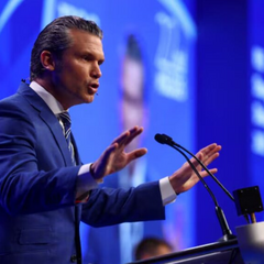 Гегсет на Рамштайне угрожает России