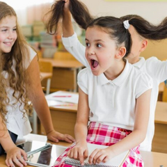 Українські учні в школі