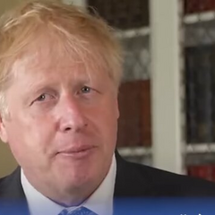 Зображення карти України з різнокольоровими країнами