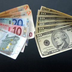 Двойной удар по гривне: денежные купюры