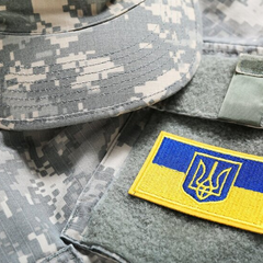 Російські військові розстрілюють полонених