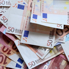 Флаги Украины и Евросоюза вместе