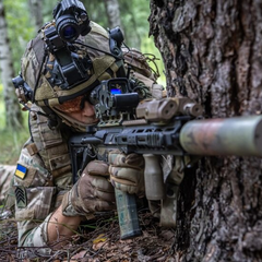 Росіяни намагаються обійти українські позиції на Лиманському напрямку