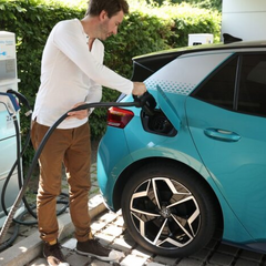 Автомобиль на дороге в Украине