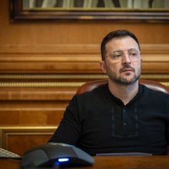 Украинский президент взвешивает содержание контракта