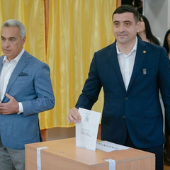 Перший тур президентських виборів у Румунії: лідирує ультраправий кандидат