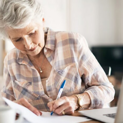 Пенсіонери отримують доплати за донорство