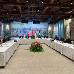 Зеленский предостерегает Россию от ложных переговоров