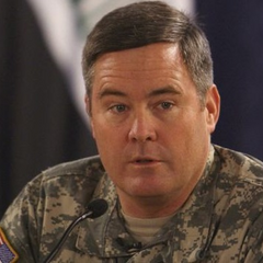 Генерал Террі Вольф координує передачу зброї