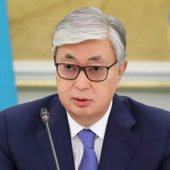 Прапори Казахстану та Росії вкрай сперечаються