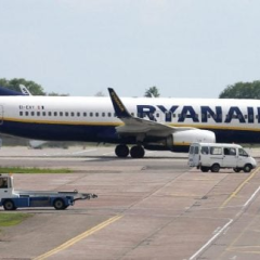 Боинг 737 Ryanair экстренно сел в Манчестере