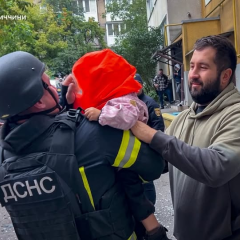 Багатоповерхівка після удару безпілотника