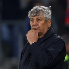 Mircea Lucescu prepares for defibrillator installation