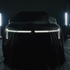 Mitsubishi Pajero на фоне гор