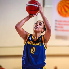 Ukrainian woman plays in Nyon final