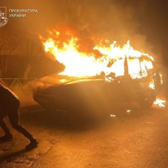 Автомобиль бывшей жены, подожженный киячем