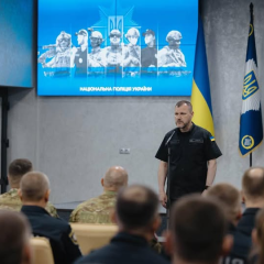Клименко та Вигівський вручають нагороди