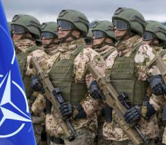 Логотипи України, Польщі та Великої Британії