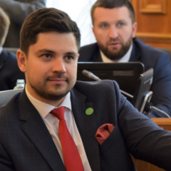 Депутаты устроили перепалку в прямом эфире