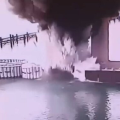 Пошкоджені підводні опори Кримського мосту