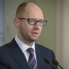 Яценюк обіцяв зміни олігархам і МВФ