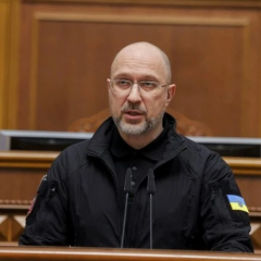 Логотип Укрзалізниці та Нафтогазу
