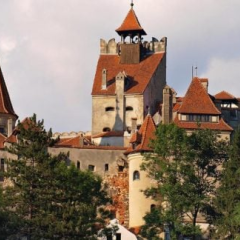 Туристичні пам'ятки з несподіваною історією