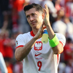 Robert Lewandowski chooses Milan: transfer conditions from Barcelona and career statistics