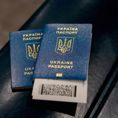 Паспорти для українських чоловіків за кордоном