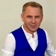 Активисты требуют оценки автора учебников Авраменко из-за его пребывания в Испании