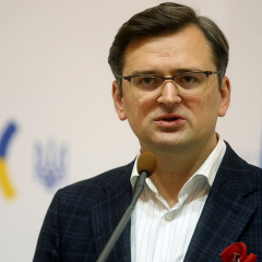 Президент США робить все для України