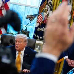 Трамп відкладає візит до Китаю