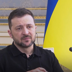 Президент України Володимир Зеленський розмовляє на прес-конференції