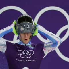 Ukrainian skeleton athlete in memory helmet