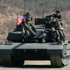 Новий танк Північної Кореї перехоплює ракети