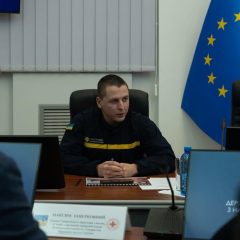 Сотни медицинских жилетов и аптечек