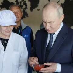 Тризуб на лобі Путіна