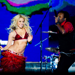 Shakira with Mexican actor in Los Angeles