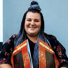 Полиция Киева расследует ограбление певицы